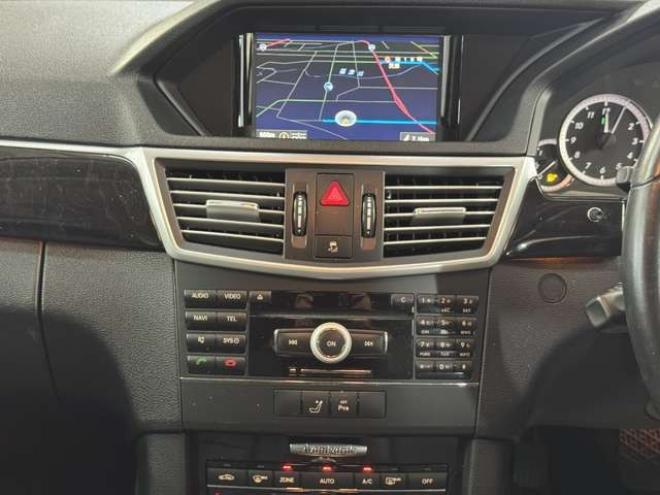 ベンツEクラスワゴン E350 ブルーテック アバンギャルド　夏冬タイヤ　Pバックドア 正規輸入車 2WD 3000