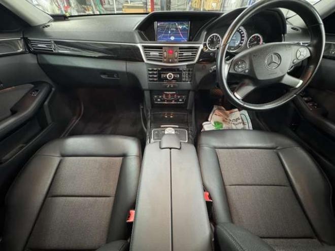 ベンツEクラスワゴン E350 ブルーテック アバンギャルド　夏冬タイヤ　Pバックドア 正規輸入車 2WD 3000