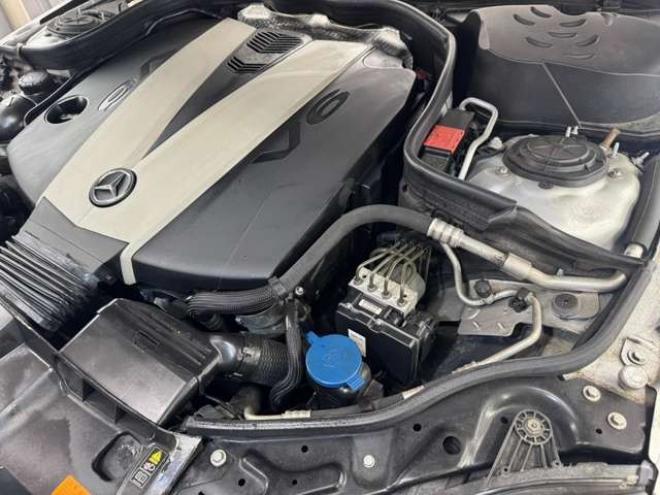 ベンツEクラスワゴン E350 ブルーテック アバンギャルド　夏冬タイヤ　Pバックドア 正規輸入車 2WD 3000