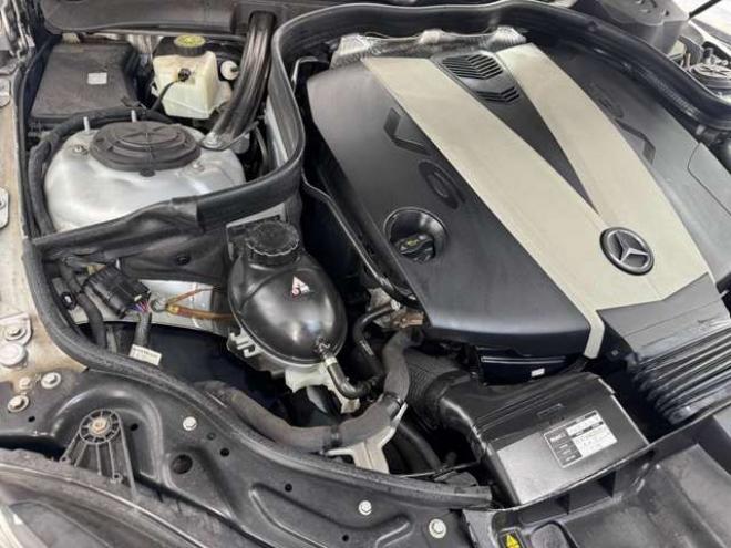 ベンツEクラスワゴン E350 ブルーテック アバンギャルド　夏冬タイヤ　Pバックドア 正規輸入車 2WD 3000