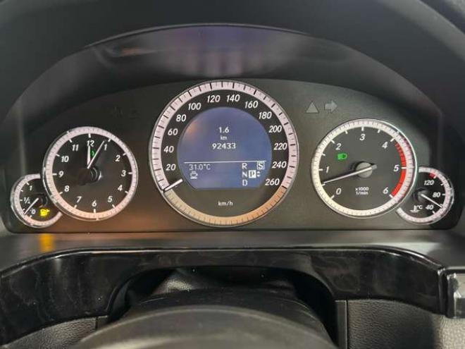 ベンツEクラスワゴン E350 ブルーテック アバンギャルド　夏冬タイヤ　Pバックドア 正規輸入車 2WD 3000