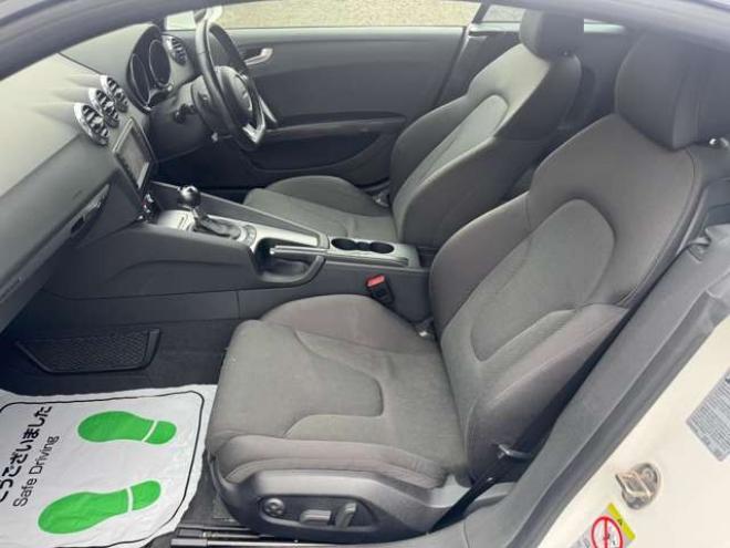 アウディTT クーペ 2.0 TFSI クワトロ 4WD　Bluetooth Bカメラ 正規輸入車 2000