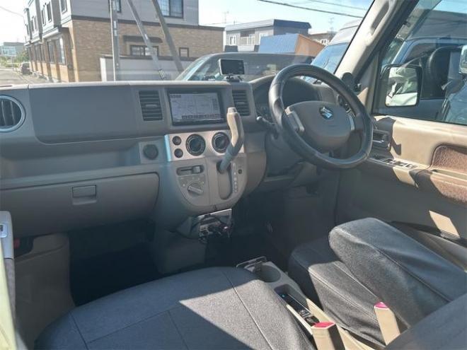 エブリィワゴン ＪＰターボ　４ＷＤ　バックカメラ　スライドドア　ナビ　ＴＶ　エアロ　キーレスエントリー　シートヒーター　ＡＴ　盗難防止システム　ＡＢＳ　ＣＤ　ＵＳＢ　Ｂｌｕｅｔｏｏｔｈ　アルミホイール　衝突安全ボディ 4WD 660 5Dr
