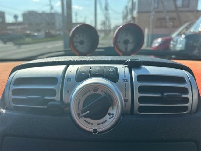 スマートフォーツークーペ ベースグレード　ＥＴＣ　ＡＴ　サンルーフ　キーレスエントリー　アルミホイール　盗難防止システム　ＡＢＳ　ＵＳＢ　Ｂｌｕｅｔｏｏｔｈ　エアコン　パワーステアリング　パワーウィンドウ 2WD 1000 クーペDr