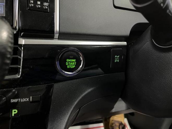 エスティマアエラスプレミアムエディション　本州仕入　後期型　禁煙車　ＷＡＫＯＳバリアスコーティング済　純正ブラポリ１８インチＡＷ　社外１７ＡＷ＋スタッドレスタイヤ付　両側パワースライドドア　イクリプスナビ（フルセグ地デジ　ＤＶＤ再生　Ｂｌｕｅｔｏｏｔｈ）＋バックカメラ　純正ブラックハーフレザーシート　ＰＵＳＨスタート　スマートキー　クルーズコントロール　運転席パワーシート　タイミングチェーン車　ビルトインＥＴＣ　ＨＩＤ ヘッドライト 4WD 2400 5Dr