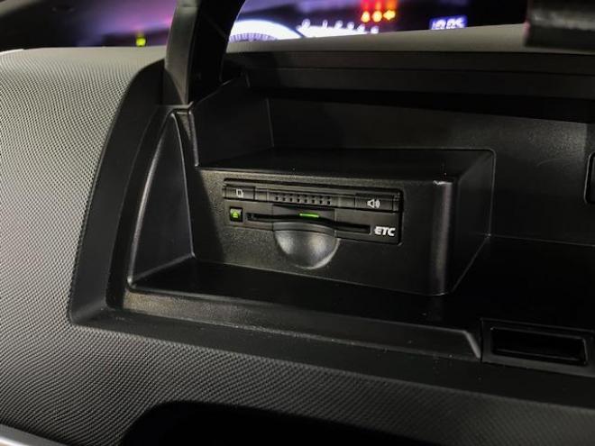 エスティマアエラスプレミアムエディション　本州仕入　後期型　禁煙車　ＷＡＫＯＳバリアスコーティング済　純正ブラポリ１８インチＡＷ　社外１７ＡＷ＋スタッドレスタイヤ付　両側パワースライドドア　イクリプスナビ（フルセグ地デジ　ＤＶＤ再生　Ｂｌｕｅｔｏｏｔｈ）＋バックカメラ　純正ブラックハーフレザーシート　ＰＵＳＨスタート　スマートキー　クルーズコントロール　運転席パワーシート　タイミングチェーン車　ビルトインＥＴＣ　ＨＩＤ ヘッドライト 4WD 2400 5Dr