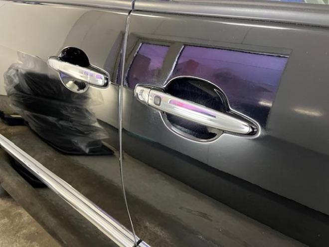 エスティマアエラスプレミアムエディション　本州仕入　後期型　禁煙車　ＷＡＫＯＳバリアスコーティング済　純正ブラポリ１８インチＡＷ　社外１７ＡＷ＋スタッドレスタイヤ付　両側パワースライドドア　イクリプスナビ（フルセグ地デジ　ＤＶＤ再生　Ｂｌｕｅｔｏｏｔｈ）＋バックカメラ　純正ブラックハーフレザーシート　ＰＵＳＨスタート　スマートキー　クルーズコントロール　運転席パワーシート　タイミングチェーン車　ビルトインＥＴＣ　ＨＩＤ ヘッドライト 4WD 2400 5Dr