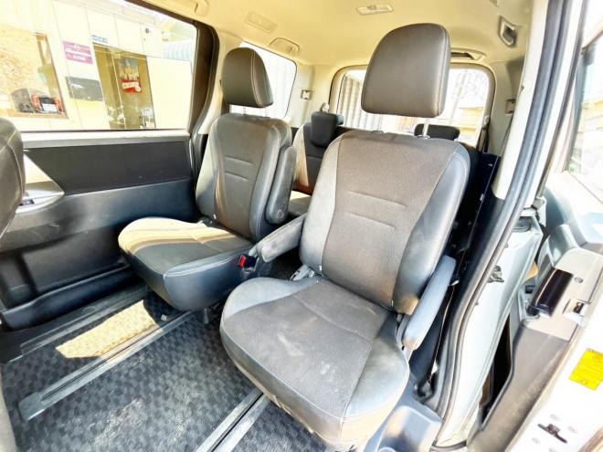 ヴォクシー2.0ZS煌Ⅲ 4WD　ローンが不安な方＜優遇ローン＞1年保証　両側Pスラ　後席モニター　Bカメラ