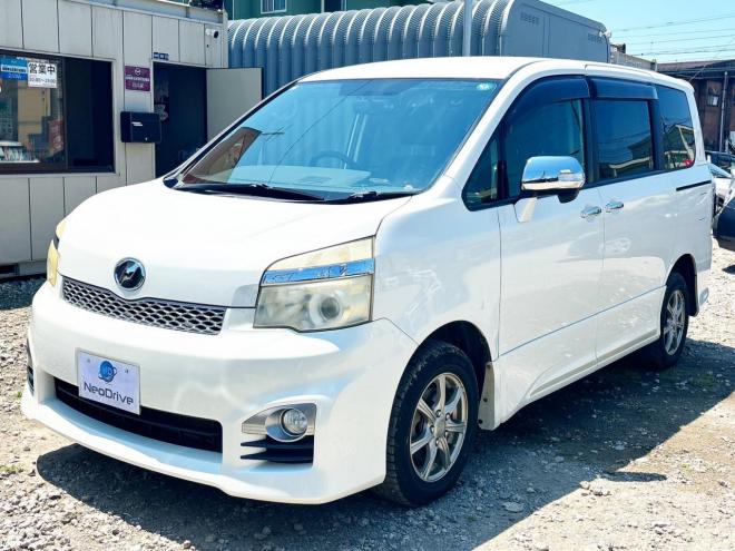 ヴォクシー2.0ZS煌Ⅲ 4WD　ローンが不安な方＜優遇ローン＞1年保証　両側Pスラ　後席モニター　Bカメラ