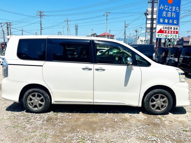 ヴォクシー2.0ZS煌Ⅲ 4WD　ローンが不安な方＜優遇ローン＞1年保証　両側Pスラ　後席モニター　Bカメラ