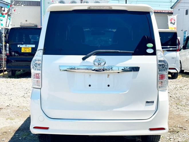 ヴォクシー2.0ZS煌Ⅲ 4WD　ローンが不安な方＜優遇ローン＞1年保証　両側Pスラ　後席モニター　Bカメラ