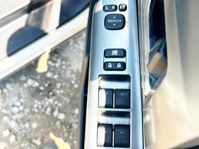 ヴォクシー2.0ZS煌Ⅲ 4WD　ローンが不安な方＜優遇ローン＞1年保証　両側Pスラ　後席モニター　Bカメラ