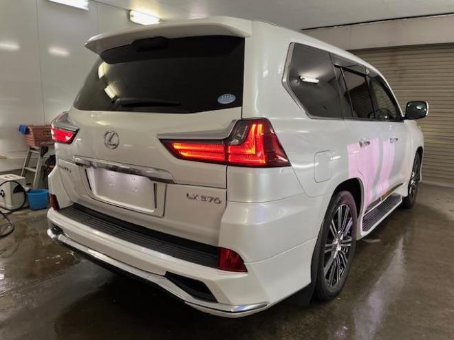 レクサスＬＸ５７０　本州仕入　ワンオーナー　レクサスセーフティセンス　寒冷地仕様　禁煙車　純正２１インチＡＷ　純正２０ＡＷ＋スタッドレスタイヤ付　モデリスタスポイラー　電動サンルーフ　純正ブラックレザーシート　純正ナビ（フルセグ地デジ　ＤＶＤ再生　Ｂｌｕｅｔｏｏｔｈ対応）＋バックカメラ＋全方位カメラ　リアツインモニター　パワーバックドア　レーダークルーズコントロール　シートヒーター＆クーラー　純正エンジンスターター　カードキー　ステアリングヒーター　両席パワーシート　ＥＴＣ 4WD 5700 5Dr