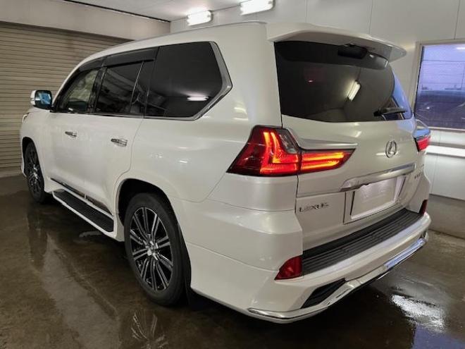 レクサスＬＸ５７０　本州仕入　ワンオーナー　レクサスセーフティセンス　寒冷地仕様　禁煙車　純正２１インチＡＷ　純正２０ＡＷ＋スタッドレスタイヤ付　モデリスタスポイラー　電動サンルーフ　純正ブラックレザーシート　純正ナビ（フルセグ地デジ　ＤＶＤ再生　Ｂｌｕｅｔｏｏｔｈ対応）＋バックカメラ＋全方位カメラ　リアツインモニター　パワーバックドア　レーダークルーズコントロール　シートヒーター＆クーラー　純正エンジンスターター　カードキー　ステアリングヒーター　両席パワーシート　ＥＴＣ 4WD 5700 5Dr