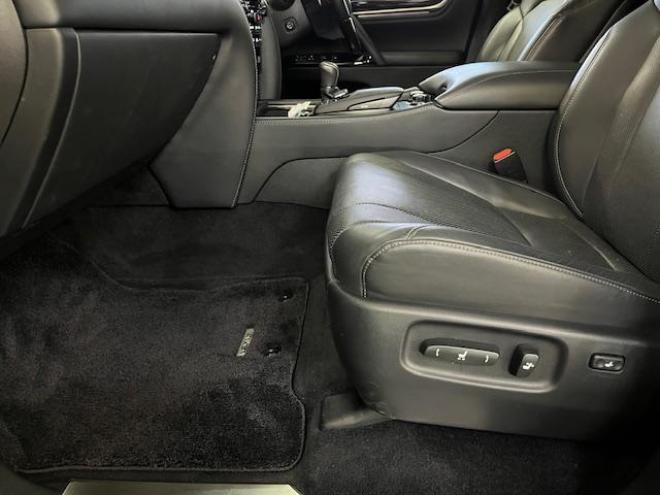 レクサスＬＸ５７０　本州仕入　ワンオーナー　レクサスセーフティセンス　寒冷地仕様　禁煙車　純正２１インチＡＷ　純正２０ＡＷ＋スタッドレスタイヤ付　モデリスタスポイラー　電動サンルーフ　純正ブラックレザーシート　純正ナビ（フルセグ地デジ　ＤＶＤ再生　Ｂｌｕｅｔｏｏｔｈ対応）＋バックカメラ＋全方位カメラ　リアツインモニター　パワーバックドア　レーダークルーズコントロール　シートヒーター＆クーラー　純正エンジンスターター　カードキー　ステアリングヒーター　両席パワーシート　ＥＴＣ 4WD 5700 5Dr