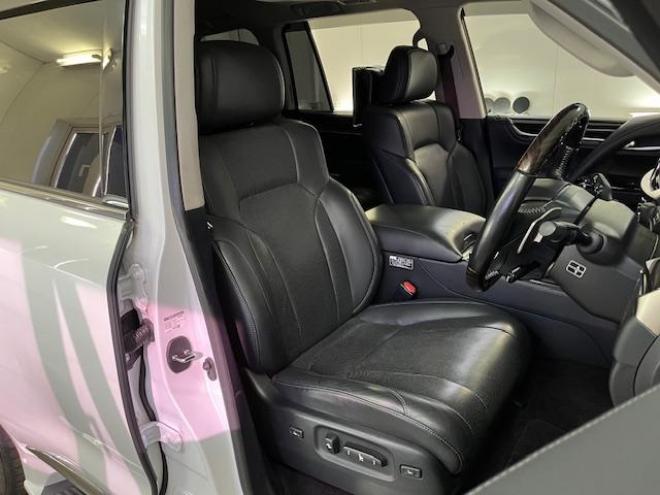 レクサスＬＸ５７０　本州仕入　ワンオーナー　レクサスセーフティセンス　寒冷地仕様　禁煙車　純正２１インチＡＷ　純正２０ＡＷ＋スタッドレスタイヤ付　モデリスタスポイラー　電動サンルーフ　純正ブラックレザーシート　純正ナビ（フルセグ地デジ　ＤＶＤ再生　Ｂｌｕｅｔｏｏｔｈ対応）＋バックカメラ＋全方位カメラ　リアツインモニター　パワーバックドア　レーダークルーズコントロール　シートヒーター＆クーラー　純正エンジンスターター　カードキー　ステアリングヒーター　両席パワーシート　ＥＴＣ 4WD 5700 5Dr