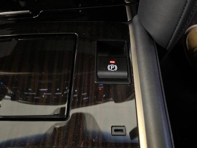 レクサスＬＸ５７０　本州仕入　ワンオーナー　レクサスセーフティセンス　寒冷地仕様　禁煙車　純正２１インチＡＷ　純正２０ＡＷ＋スタッドレスタイヤ付　モデリスタスポイラー　電動サンルーフ　純正ブラックレザーシート　純正ナビ（フルセグ地デジ　ＤＶＤ再生　Ｂｌｕｅｔｏｏｔｈ対応）＋バックカメラ＋全方位カメラ　リアツインモニター　パワーバックドア　レーダークルーズコントロール　シートヒーター＆クーラー　純正エンジンスターター　カードキー　ステアリングヒーター　両席パワーシート　ＥＴＣ 4WD 5700 5Dr