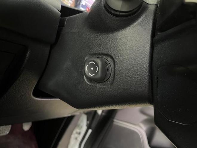 レクサスＬＸ５７０　本州仕入　ワンオーナー　レクサスセーフティセンス　寒冷地仕様　禁煙車　純正２１インチＡＷ　純正２０ＡＷ＋スタッドレスタイヤ付　モデリスタスポイラー　電動サンルーフ　純正ブラックレザーシート　純正ナビ（フルセグ地デジ　ＤＶＤ再生　Ｂｌｕｅｔｏｏｔｈ対応）＋バックカメラ＋全方位カメラ　リアツインモニター　パワーバックドア　レーダークルーズコントロール　シートヒーター＆クーラー　純正エンジンスターター　カードキー　ステアリングヒーター　両席パワーシート　ＥＴＣ 4WD 5700 5Dr