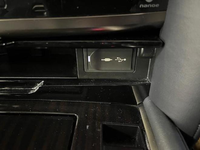 レクサスＬＸ５７０　本州仕入　ワンオーナー　レクサスセーフティセンス　寒冷地仕様　禁煙車　純正２１インチＡＷ　純正２０ＡＷ＋スタッドレスタイヤ付　モデリスタスポイラー　電動サンルーフ　純正ブラックレザーシート　純正ナビ（フルセグ地デジ　ＤＶＤ再生　Ｂｌｕｅｔｏｏｔｈ対応）＋バックカメラ＋全方位カメラ　リアツインモニター　パワーバックドア　レーダークルーズコントロール　シートヒーター＆クーラー　純正エンジンスターター　カードキー　ステアリングヒーター　両席パワーシート　ＥＴＣ 4WD 5700 5Dr