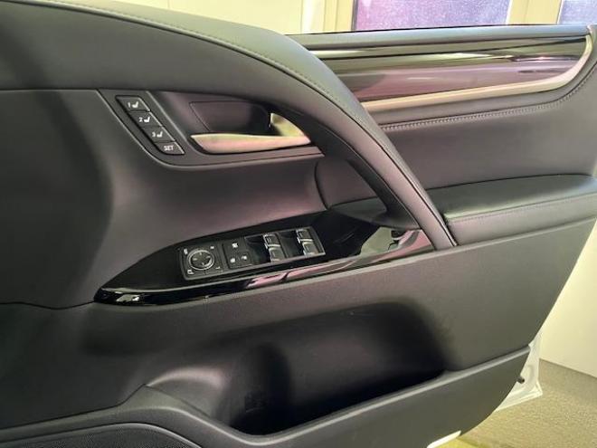 レクサスＬＸ５７０　本州仕入　ワンオーナー　レクサスセーフティセンス　寒冷地仕様　禁煙車　純正２１インチＡＷ　純正２０ＡＷ＋スタッドレスタイヤ付　モデリスタスポイラー　電動サンルーフ　純正ブラックレザーシート　純正ナビ（フルセグ地デジ　ＤＶＤ再生　Ｂｌｕｅｔｏｏｔｈ対応）＋バックカメラ＋全方位カメラ　リアツインモニター　パワーバックドア　レーダークルーズコントロール　シートヒーター＆クーラー　純正エンジンスターター　カードキー　ステアリングヒーター　両席パワーシート　ＥＴＣ 4WD 5700 5Dr