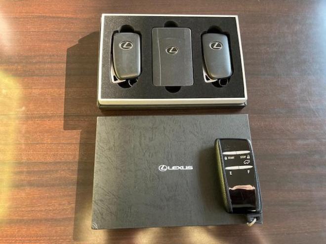 レクサスＬＸ５７０　本州仕入　ワンオーナー　レクサスセーフティセンス　寒冷地仕様　禁煙車　純正２１インチＡＷ　純正２０ＡＷ＋スタッドレスタイヤ付　モデリスタスポイラー　電動サンルーフ　純正ブラックレザーシート　純正ナビ（フルセグ地デジ　ＤＶＤ再生　Ｂｌｕｅｔｏｏｔｈ対応）＋バックカメラ＋全方位カメラ　リアツインモニター　パワーバックドア　レーダークルーズコントロール　シートヒーター＆クーラー　純正エンジンスターター　カードキー　ステアリングヒーター　両席パワーシート　ＥＴＣ 4WD 5700 5Dr