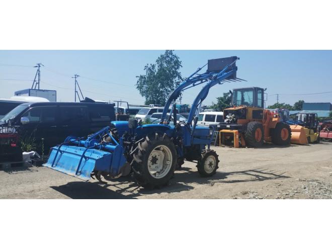 トラクターバケツフォークロータリーアタッチメント付き 4WD