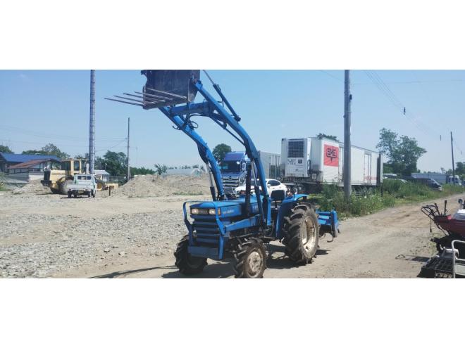 トラクターバケツフォークロータリーアタッチメント付き 4WD