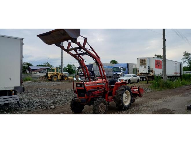 トラクターバケツフォークロータリーアタッチメント付き 4WD 4WD