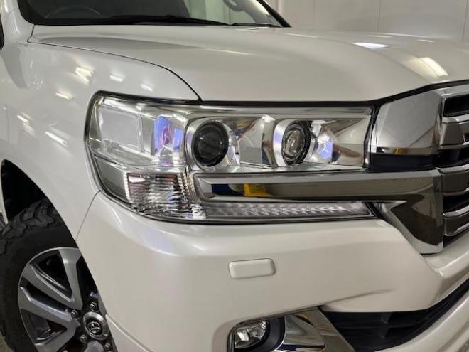 ランドクルーザー２００系後期型　ＺＸ　ワンオーナー　本州仕入　寒冷地仕様　禁煙車　トヨタセーフティセンス　純正２０インチＡＷ　モデリスタスポイラー＆マフラー　電動サンルーフ　純正ブラウンレザーシート　アルパイン９インチナビ（フルセグ地デジ　ＤＶＤ再生　Ｂｌｕｅｔｏｏｔｈ対応）＋バックカメラ　ブラインドスポット　車線逸脱警報　パワーバックドア　クルーズコントロール　純正エンジンスターター　シートヒーター＆クーラー　ステアリングヒーター　両席パワーシート　ＥＴＣ 4WD 4600 5Dr