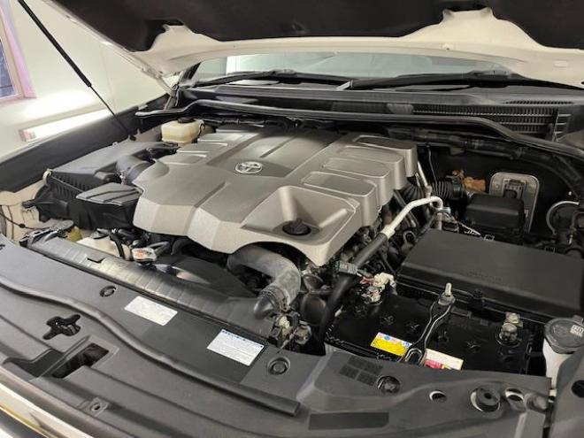 ランドクルーザー２００系後期型　ＺＸ　ワンオーナー　本州仕入　寒冷地仕様　禁煙車　トヨタセーフティセンス　純正２０インチＡＷ　モデリスタスポイラー＆マフラー　電動サンルーフ　純正ブラウンレザーシート　アルパイン９インチナビ（フルセグ地デジ　ＤＶＤ再生　Ｂｌｕｅｔｏｏｔｈ対応）＋バックカメラ　ブラインドスポット　車線逸脱警報　パワーバックドア　クルーズコントロール　純正エンジンスターター　シートヒーター＆クーラー　ステアリングヒーター　両席パワーシート　ＥＴＣ 4WD 4600 5Dr