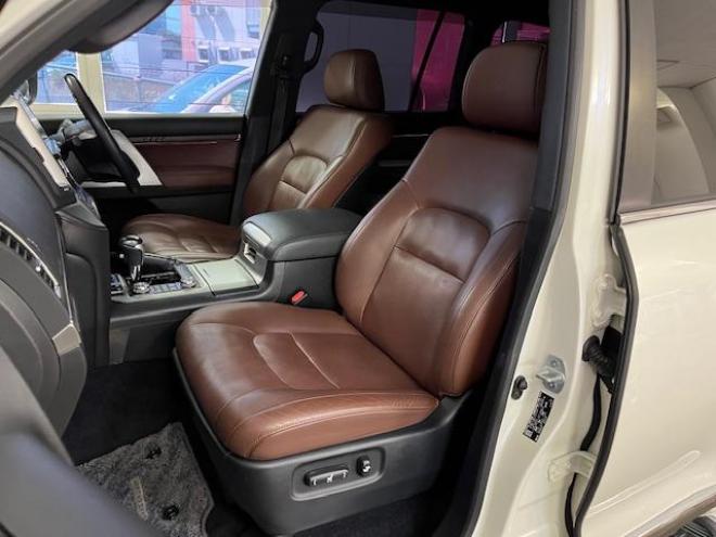 ランドクルーザー２００系後期型　ＺＸ　ワンオーナー　本州仕入　寒冷地仕様　禁煙車　トヨタセーフティセンス　純正２０インチＡＷ　モデリスタスポイラー＆マフラー　電動サンルーフ　純正ブラウンレザーシート　アルパイン９インチナビ（フルセグ地デジ　ＤＶＤ再生　Ｂｌｕｅｔｏｏｔｈ対応）＋バックカメラ　ブラインドスポット　車線逸脱警報　パワーバックドア　クルーズコントロール　純正エンジンスターター　シートヒーター＆クーラー　ステアリングヒーター　両席パワーシート　ＥＴＣ 4WD 4600 5Dr