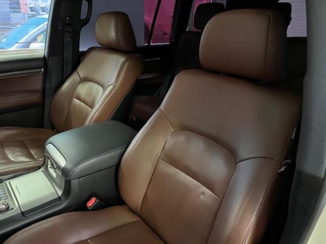 ランドクルーザー２００系後期型　ＺＸ　ワンオーナー　本州仕入　寒冷地仕様　禁煙車　トヨタセーフティセンス　純正２０インチＡＷ　モデリスタスポイラー＆マフラー　電動サンルーフ　純正ブラウンレザーシート　アルパイン９インチナビ（フルセグ地デジ　ＤＶＤ再生　Ｂｌｕｅｔｏｏｔｈ対応）＋バックカメラ　ブラインドスポット　車線逸脱警報　パワーバックドア　クルーズコントロール　純正エンジンスターター　シートヒーター＆クーラー　ステアリングヒーター　両席パワーシート　ＥＴＣ 4WD 4600 5Dr