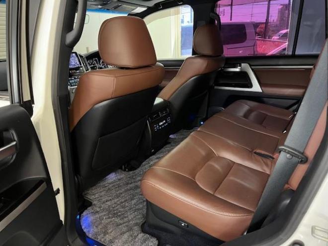 ランドクルーザー２００系後期型　ＺＸ　ワンオーナー　本州仕入　寒冷地仕様　禁煙車　トヨタセーフティセンス　純正２０インチＡＷ　モデリスタスポイラー＆マフラー　電動サンルーフ　純正ブラウンレザーシート　アルパイン９インチナビ（フルセグ地デジ　ＤＶＤ再生　Ｂｌｕｅｔｏｏｔｈ対応）＋バックカメラ　ブラインドスポット　車線逸脱警報　パワーバックドア　クルーズコントロール　純正エンジンスターター　シートヒーター＆クーラー　ステアリングヒーター　両席パワーシート　ＥＴＣ 4WD 4600 5Dr