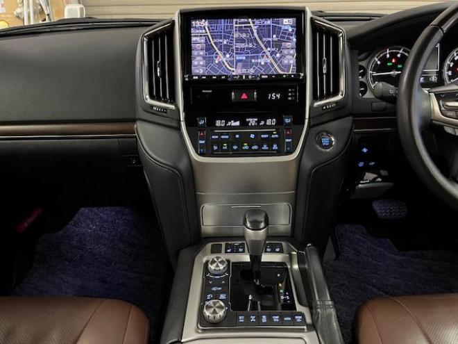 ランドクルーザー２００系後期型　ＺＸ　ワンオーナー　本州仕入　寒冷地仕様　禁煙車　トヨタセーフティセンス　純正２０インチＡＷ　モデリスタスポイラー＆マフラー　電動サンルーフ　純正ブラウンレザーシート　アルパイン９インチナビ（フルセグ地デジ　ＤＶＤ再生　Ｂｌｕｅｔｏｏｔｈ対応）＋バックカメラ　ブラインドスポット　車線逸脱警報　パワーバックドア　クルーズコントロール　純正エンジンスターター　シートヒーター＆クーラー　ステアリングヒーター　両席パワーシート　ＥＴＣ 4WD 4600 5Dr