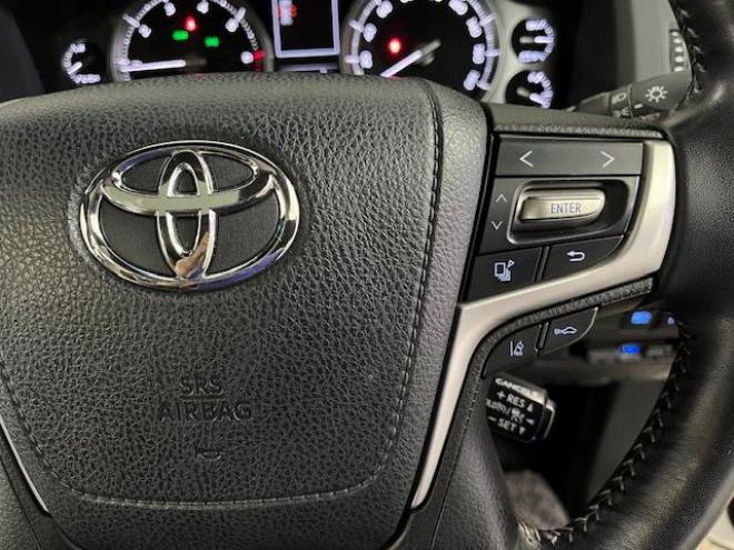 ランドクルーザー２００系後期型　ＺＸ　ワンオーナー　本州仕入　寒冷地仕様　禁煙車　トヨタセーフティセンス　純正２０インチＡＷ　モデリスタスポイラー＆マフラー　電動サンルーフ　純正ブラウンレザーシート　アルパイン９インチナビ（フルセグ地デジ　ＤＶＤ再生　Ｂｌｕｅｔｏｏｔｈ対応）＋バックカメラ　ブラインドスポット　車線逸脱警報　パワーバックドア　クルーズコントロール　純正エンジンスターター　シートヒーター＆クーラー　ステアリングヒーター　両席パワーシート　ＥＴＣ 4WD 4600 5Dr