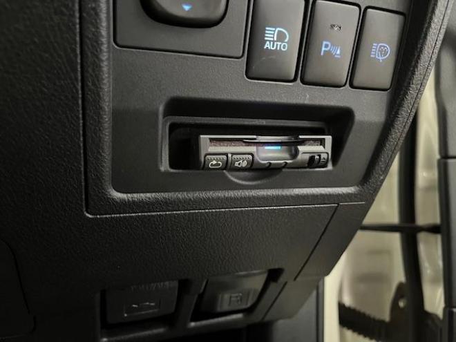 ランドクルーザー２００系後期型　ＺＸ　ワンオーナー　本州仕入　寒冷地仕様　禁煙車　トヨタセーフティセンス　純正２０インチＡＷ　モデリスタスポイラー＆マフラー　電動サンルーフ　純正ブラウンレザーシート　アルパイン９インチナビ（フルセグ地デジ　ＤＶＤ再生　Ｂｌｕｅｔｏｏｔｈ対応）＋バックカメラ　ブラインドスポット　車線逸脱警報　パワーバックドア　クルーズコントロール　純正エンジンスターター　シートヒーター＆クーラー　ステアリングヒーター　両席パワーシート　ＥＴＣ 4WD 4600 5Dr