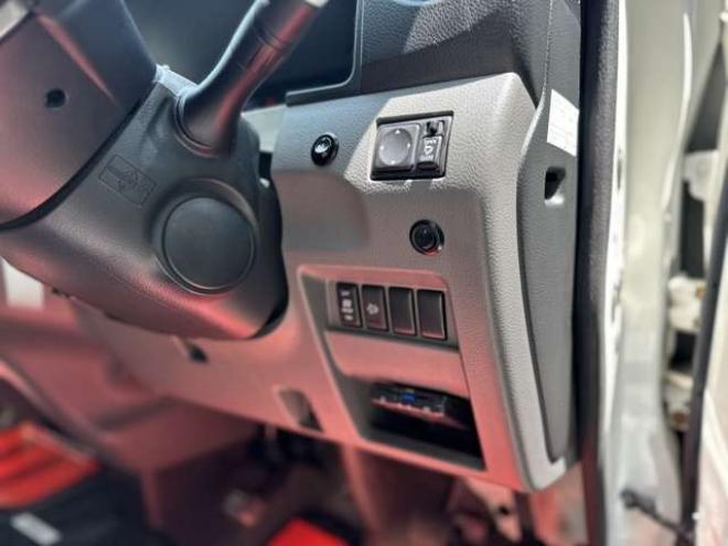 キャラバンNV350 2.5 ライダー プレミアムGX ロングボディ ディーゼルターボ 4WD　純正ナビ/フルセグ/後席モニタ/社外アルミ 2500