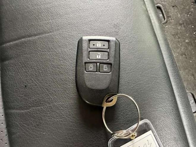 ハイエース2.7 GL ロング ファインテックツアラー 4WD　ワンオーナー/ETC/社外ナビ/Bカメラ/10人乗 2700
