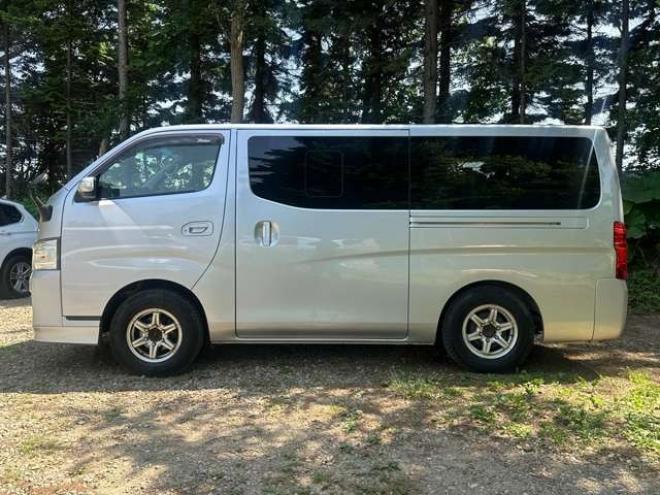 キャラバンNV350 2.5 ライダー プレミアムGX ロングボディ ディーゼルターボ 4WD　社外ナビ/Bカメラ/ETC/リアヒーター 2500