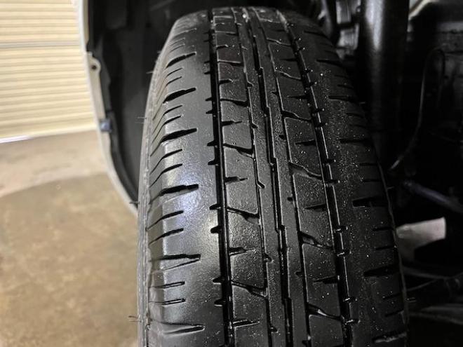 サクシードＵＬ　寒冷地仕様　禁煙車　ＷＡＫＯＳバリアスコーティング済　１４インチホイール＆スタッドレスタイヤ付　ＫＥＮＷＯＯＤナビ（ワンセグ地デジ　ＵＳＢ　ＡＵＸ）　ドライブレコーダー　電動格納ミラー　横滑り防止装置　キーレスキー　ＥＴＣ 4WD 1500 5Dr