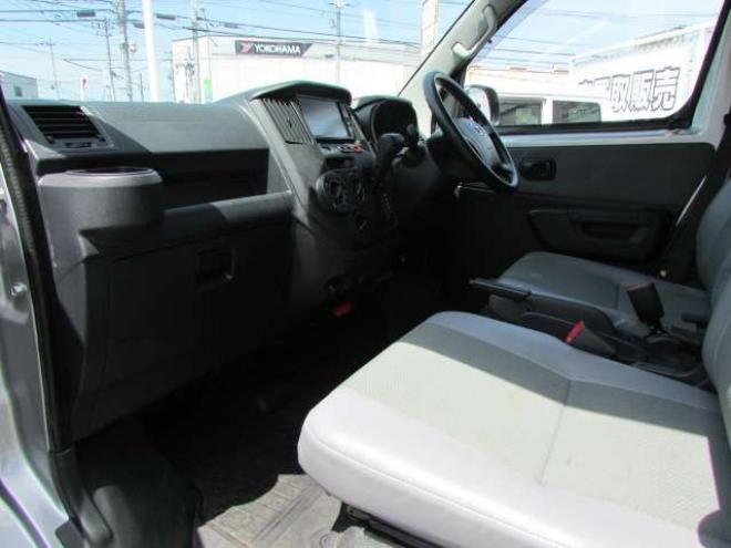 タウンエースバン1.5 GL 4WD　衝突軽減ブレーキ　LEDヘッドライト 1500