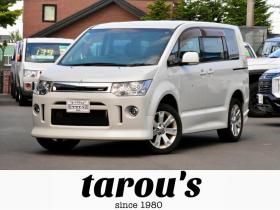 デリカ　Ｄ：５　ローデスト　Ｇパワーパッケージ　４ＷＤ　本州仕入　寒冷地仕様　パワースライドドア　純正ナビ／バックカメラ　１８インチホイール　車検２年付