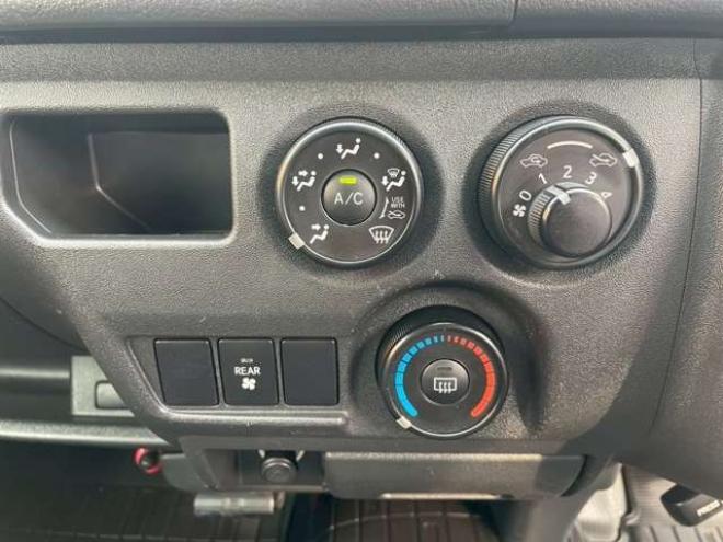 ハイエースバン3.0 DX ロング ディーゼルターボ 4WD　 3000