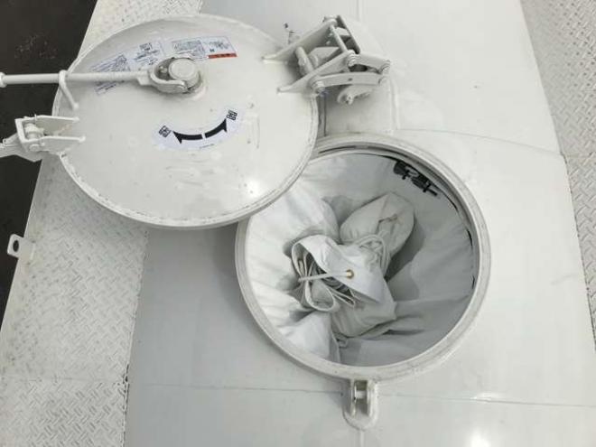 プロフィア粉粒体運搬車 2DG-FS1AHC 新明和工業　 2WD 8860