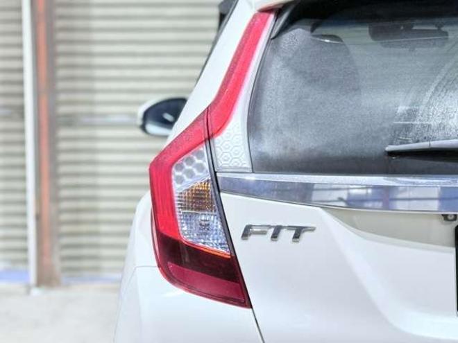 フィット1.5 ハイブリッド Fパッケージ 4WD　下廻防錆TVナビBカメエンスタETC 1500