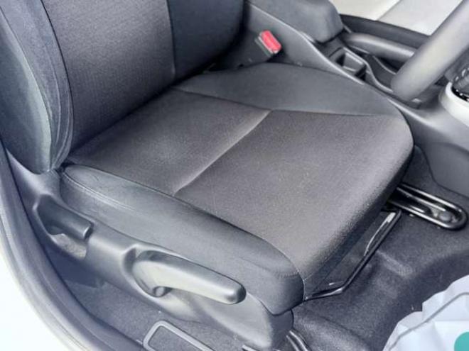 フィット1.5 ハイブリッド Fパッケージ 4WD　下廻防錆TVナビBカメエンスタETC 1500