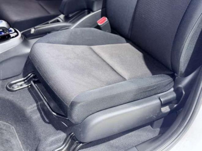 フィット1.5 ハイブリッド Fパッケージ 4WD　下廻防錆TVナビBカメエンスタETC 1500