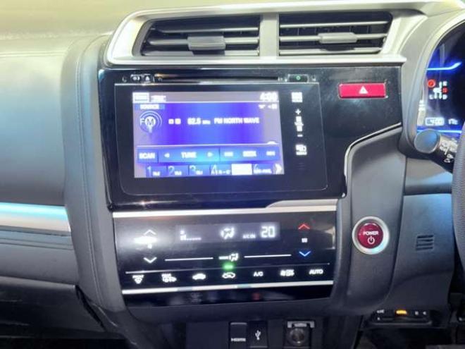 フィット1.5 ハイブリッド Fパッケージ 4WD　下廻防錆TVナビBカメエンスタETC 1500