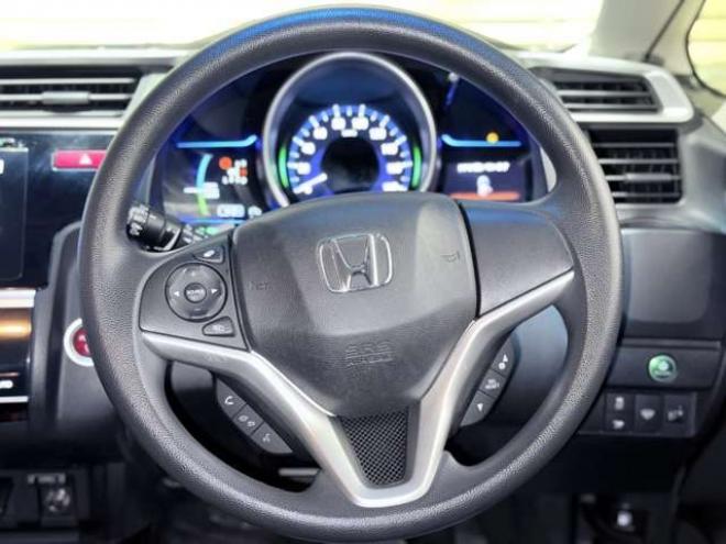 フィット1.5 ハイブリッド Fパッケージ 4WD　下廻防錆TVナビBカメエンスタETC 1500