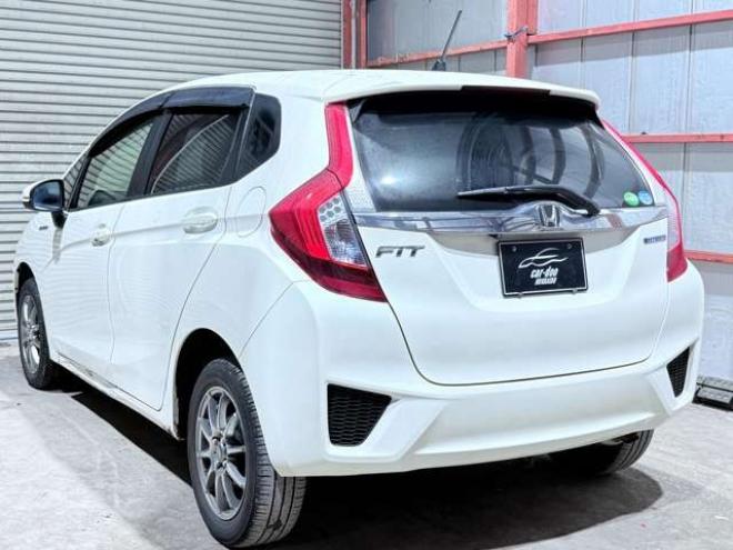 フィット1.5 ハイブリッド Fパッケージ 4WD　下廻防錆TVナビBカメエンスタETC 1500